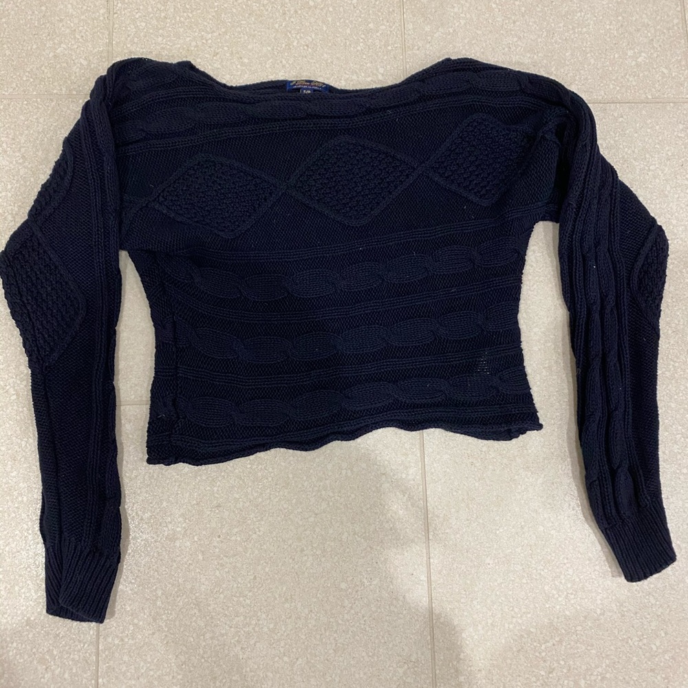 Crop navy sweater